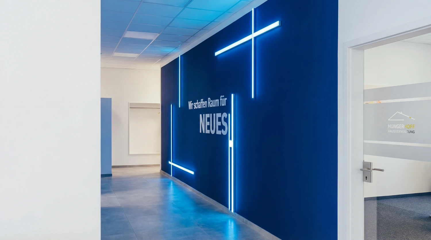 Individuelle Leuchtreklame ab Werk.